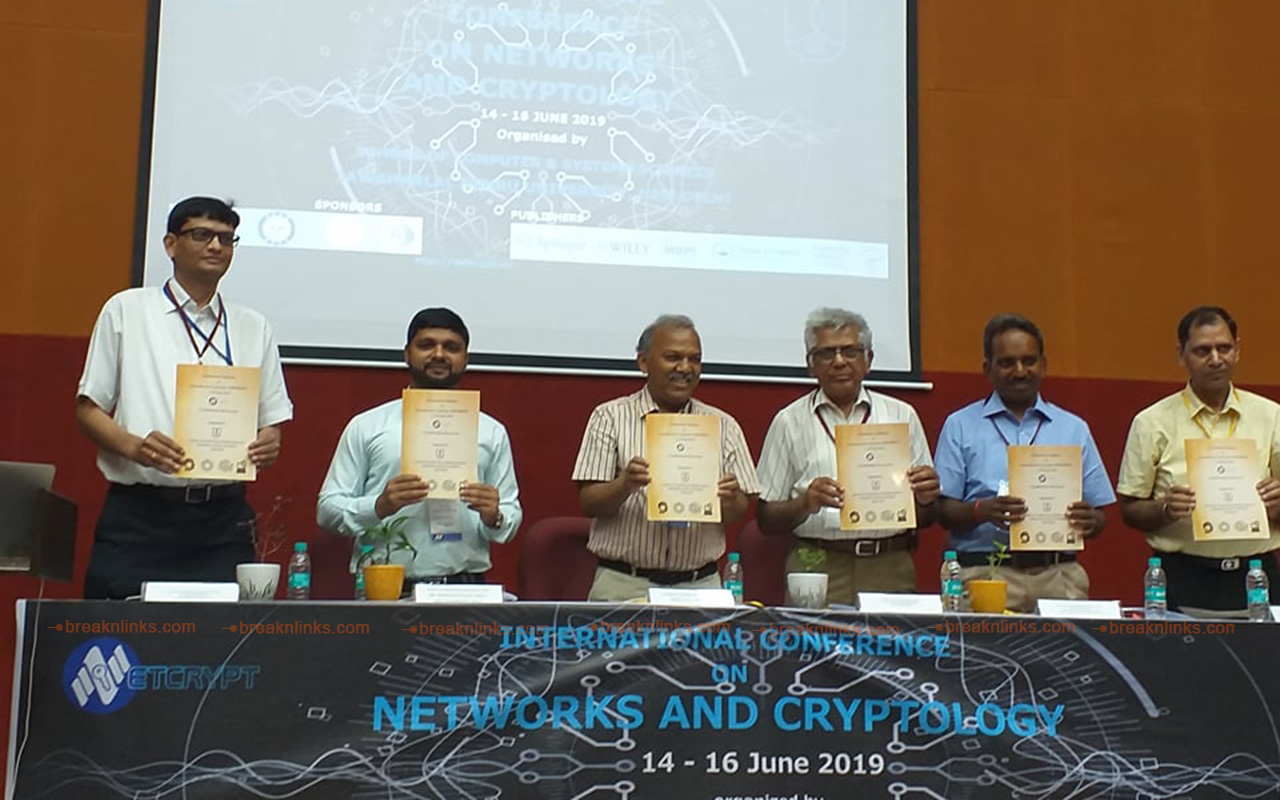 Dr Yadav with Indian Scientists 